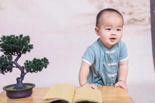 吴忠六个月宝宝摇头正常吗